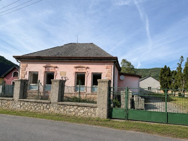 10) Modernizácia jaslí, obecného úradu a maďarskej školy